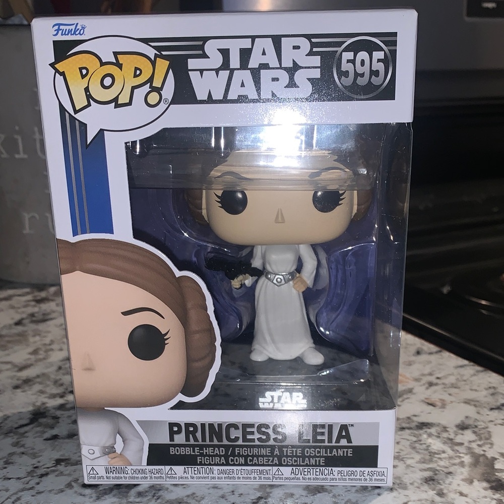 🆕- Funko Pop Star Wars Princess Leia #595
